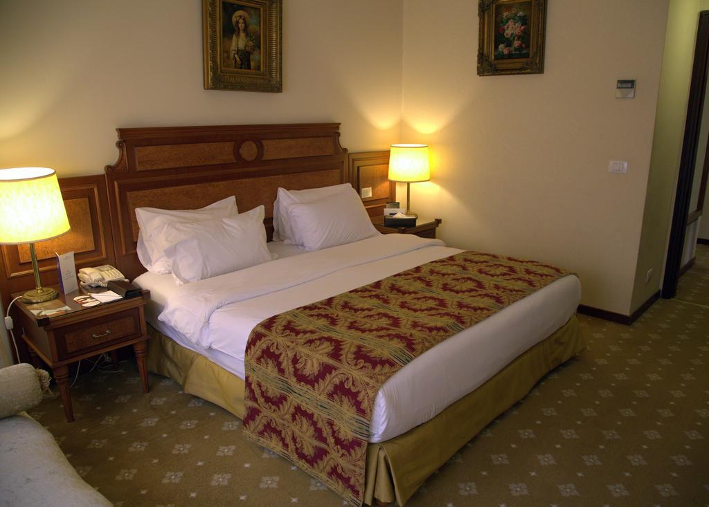 Serenada Golden Palace - Boutique Hotel Beirut Exterior foto